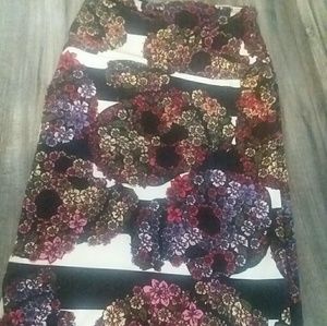 Lularoe Tc2 floral skull leggings